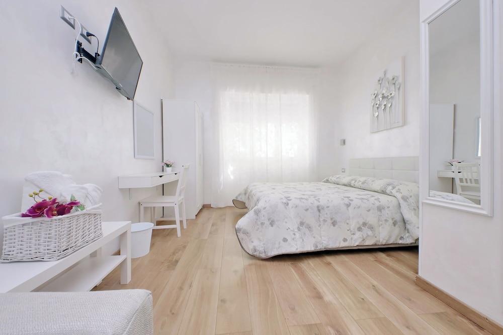 B&B Giuly - Tap to explore photos