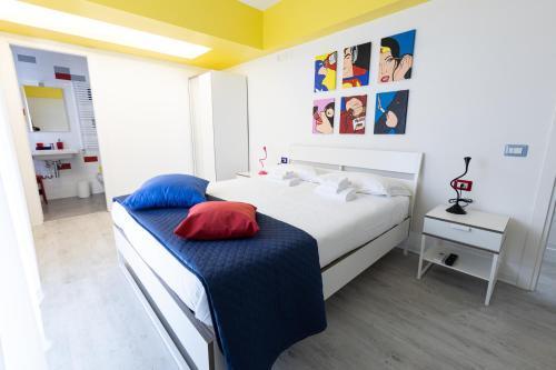 Valmontone Travel Rooms - Tap to explore photos