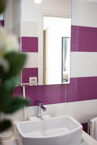 TIBUR STAR Guest House Room Type - Double or Twin Room