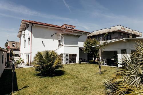 Capitani Guest House - Tap to explore photos