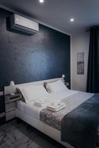 Capitani Guest House - Tap to explore photos