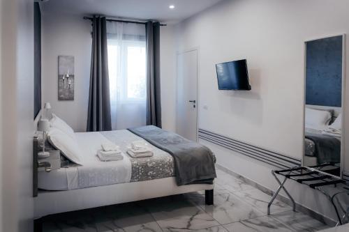 Capitani Guest House - Tap to explore photos