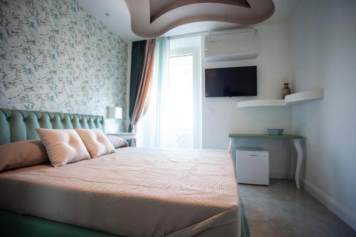 Cavalieri D'Oro Luxury House - Tap to explore photos