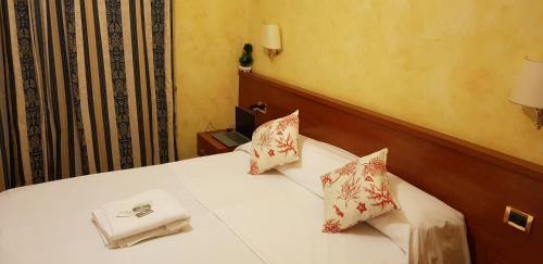 Rainbow Guest House Room Type - Triple Room