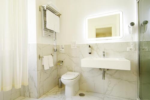 Home at Rome Vatican Apartment&Rooms Room Type - Deluxe Double or Twin Room with Garden View