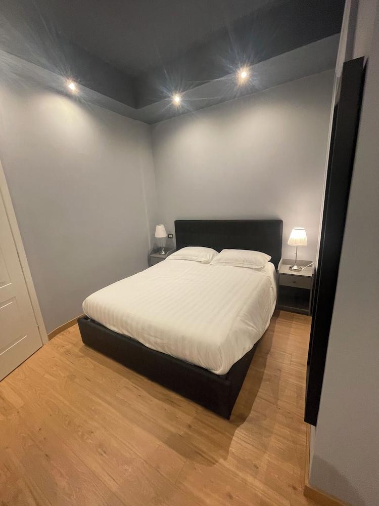 Piazzale Clodio Suite Room Type - Luxury Quadruple Room, Courtyard View