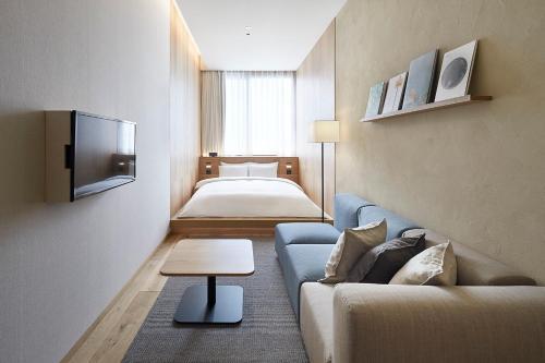 MUJI HOTEL GINZA Room Type - Standard Double Room with Shower - Type C - Non Smoking MUJI HOTEL GINZA Room Type - Standard Double Room with Shower - Type C - Non Smoking