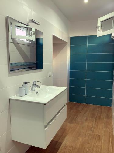 ComfortHouse Ladispoli - Tap to explore photos