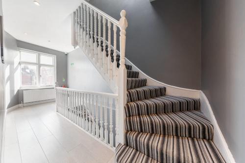 Victorian Functional Accommodation 5Min Walk From Tufnell Park - Tap to explore photos