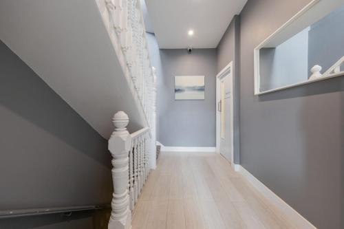 Victorian Functional Accommodation 5Min Walk From Tufnell Park - Tap to explore photos