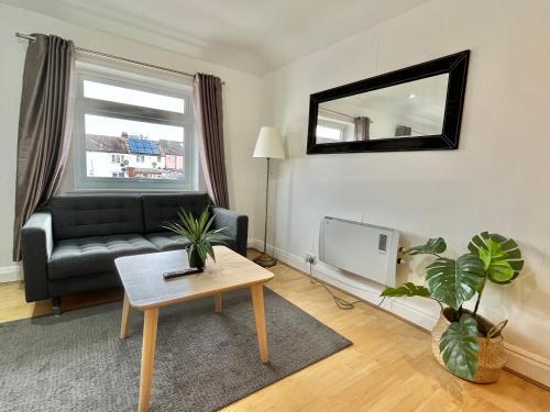 No2326 TreeHole-Spacious Apartment with Two Separate Bedrooms-Free Parking-Business & Family Stays - Tap to explore photos