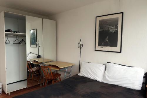 PRIVATE ROOMS - SHARED BATHROOM - Elephant & Castle