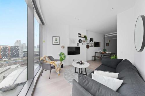 A Cozy Apt Right Next to Southern Cross Station - Tap to explore photos
