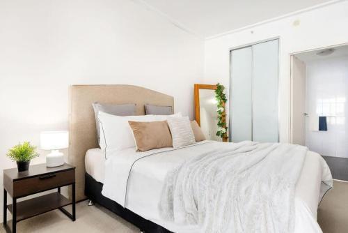 A Cozy Studio CBD Next to Darling Harbour - Tap to explore photos