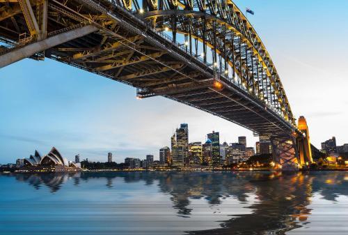 A Stylish Apt City Views Next To Darling Harbour - Tap to explore photos