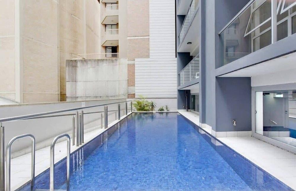 A Comfy 2BR Apt, Amazing View of Darling Harbour - Tap to explore photos