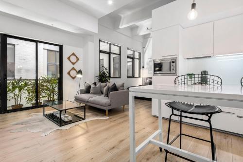 Luxuria Apartments - Bourke - Tap to explore photos