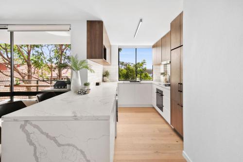 Manly family executive apartment - Tap to explore photos
