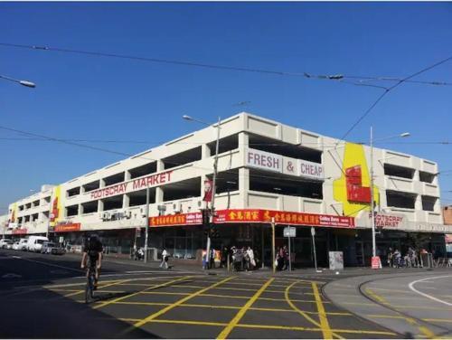 Pleasant &bright 2br2ba Apt Footscray Pool