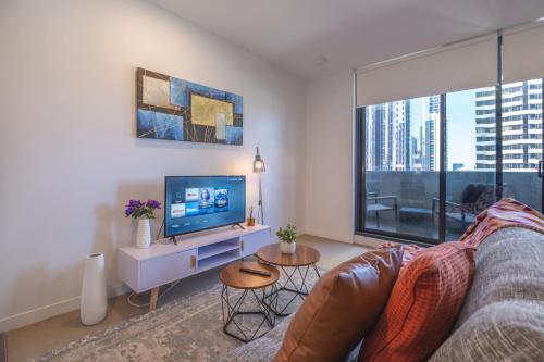 Bright 1BR1BA in MEL CBD Balcony wifi Pool Room Type - One-Bedroom Apartment Bright 1BR1BA in MEL CBD Balcony wifi Pool Room Type - One-Bedroom Apartment
