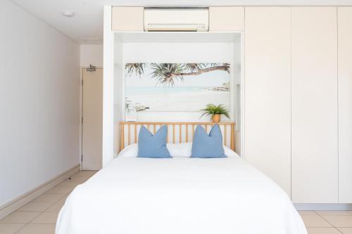 Boutique Terrace Apt in Bondi Beach - Tap to explore photos