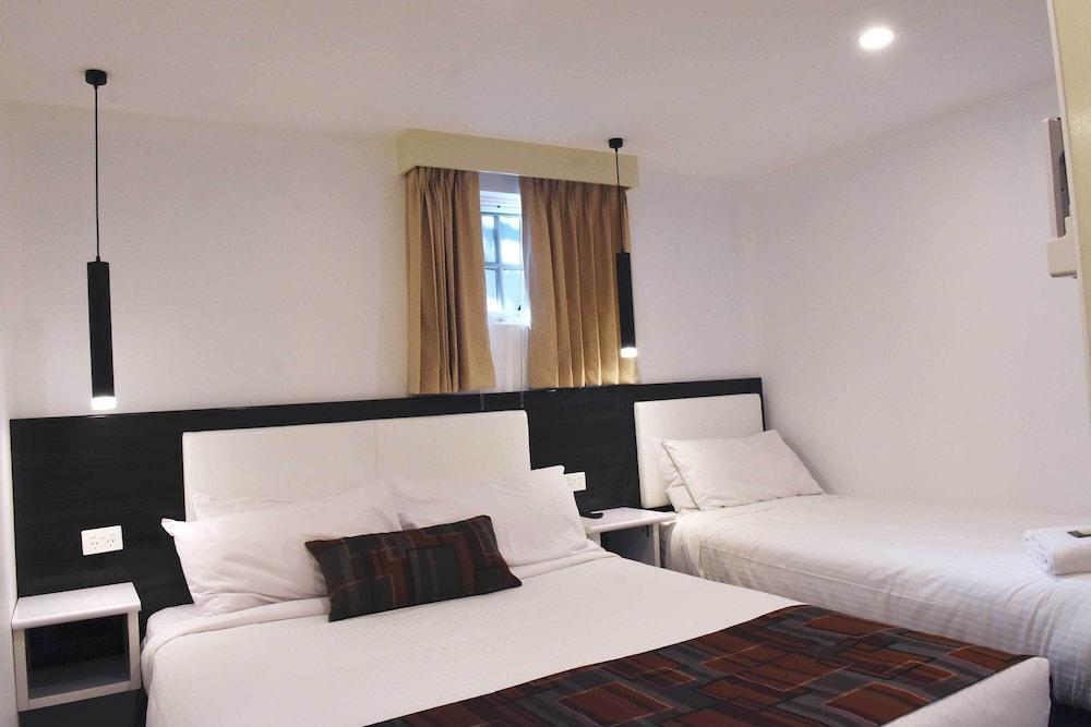 Buckingham Apartment Room Type - 1 Bedroom Apartment one Queen and Single