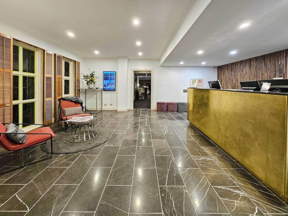 Buckingham Apartment