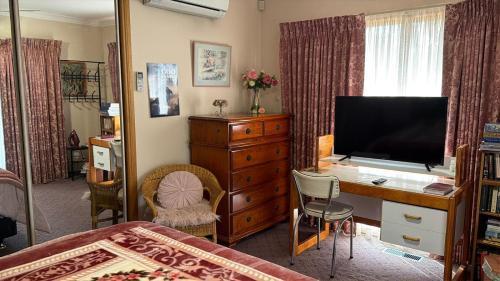 Canaan Homestay - Tap to explore photos