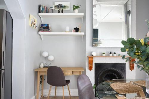 Redfern Classic Terrace - Parking and Balcony - Tap to explore photos