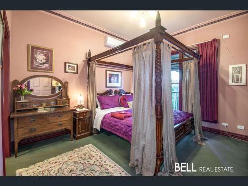 Rustic Refuge Guesthouse - Tap to explore photos