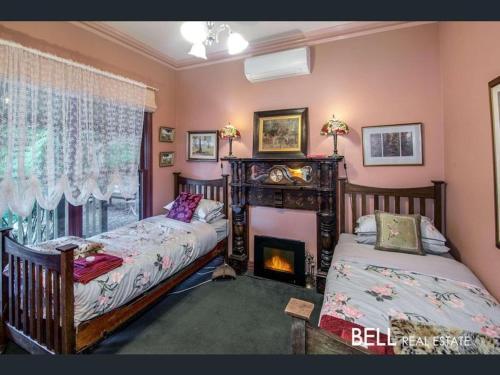 Rustic Refuge Guesthouse Room Type - Deluxe Twin Room