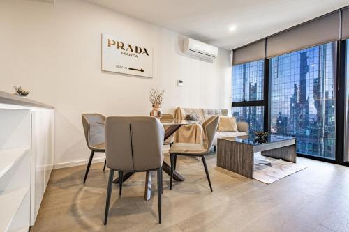 Spectacular High level 2BR CBDPoolGymWi-Fi Room Type - Two-Bedroom Apartment