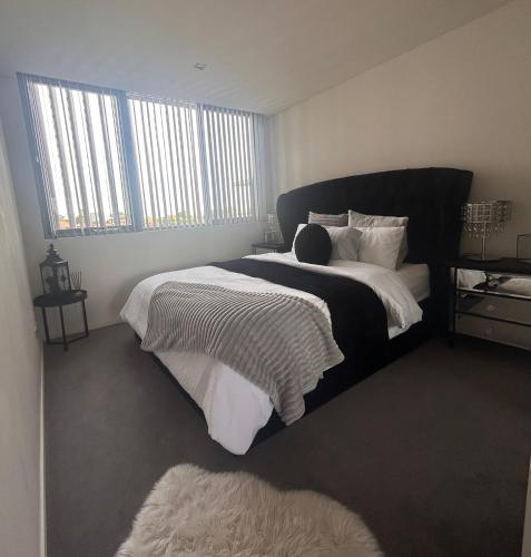 Drummoyne Apartment - Tap to explore photos