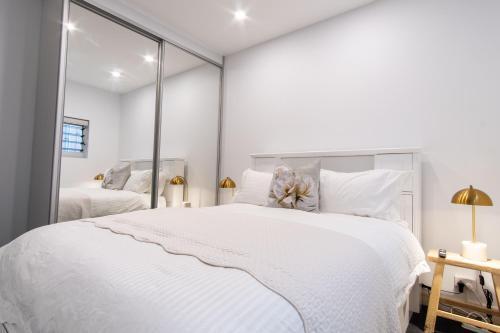 Eggie's Nest - Luxurious City Apartment