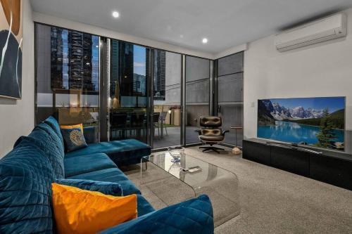 Exclusive Stays - Southbank Podium - Tap to explore photos