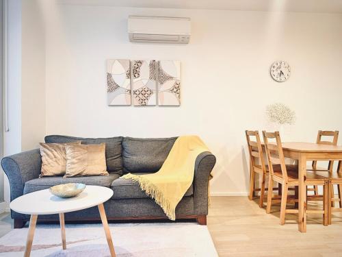 Summus 2BR2BA Maribyrnong wifi parkbalcony - Tap to explore photos