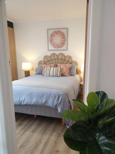 Stylish St. Kilda Apartment - Tap to explore photos