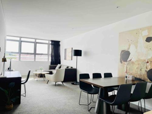 Sydney Executive Apartment 3beds2baths - Chatswood - Tap to explore photos