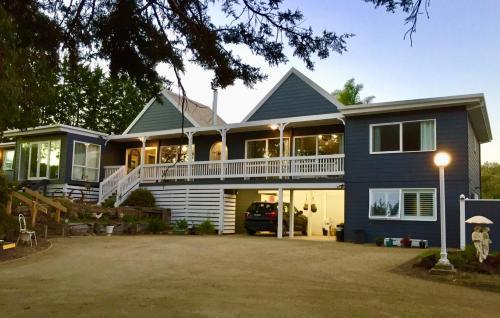 Hamptons In Rye Studio - 3 Mins from Famous Hot Springs! Room Type - Queen Room with Garden View Hamptons In Rye Studio - 3 Mins from Famous Hot Springs! Room Type - Queen Room with Garden View