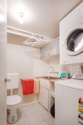 Upstairs Studio Apartment with street access - Tap to explore photos