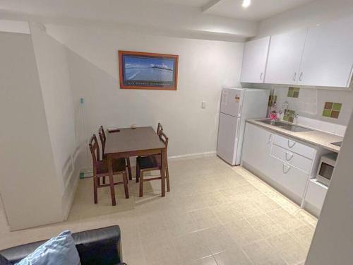 Melbourne Budget Accommodation - 305 Room Type - One-Bedroom Apartment