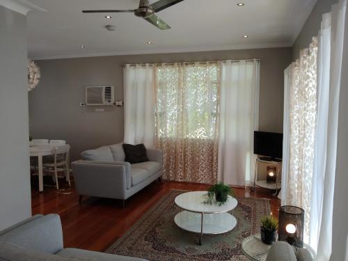 Gregory's Place Short Term Rental Western Sydney - Tap to explore photos