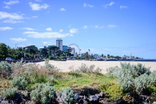 Jade - St Kilda Beach Views - Tap to explore photos