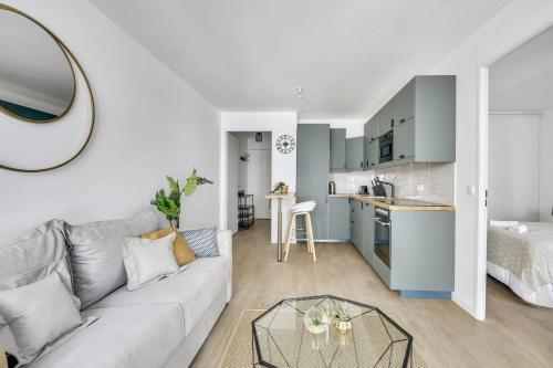 Superbe appartement avec balcon et parking proche Paris - Tap to explore photos