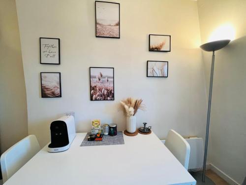 Charming Studio superb location in 7th district Paris - Tap to explore photos