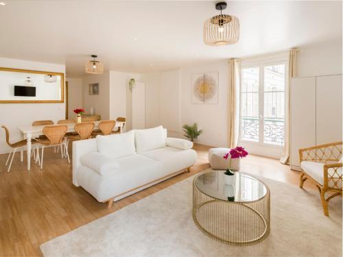 Merveil Family Suite - Champs Elysees - Roosevelt - Tap to explore photos