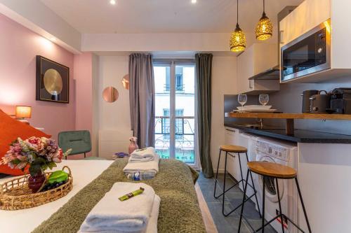 Cosy studio - 2P - Center of Paris - Tap to explore photos