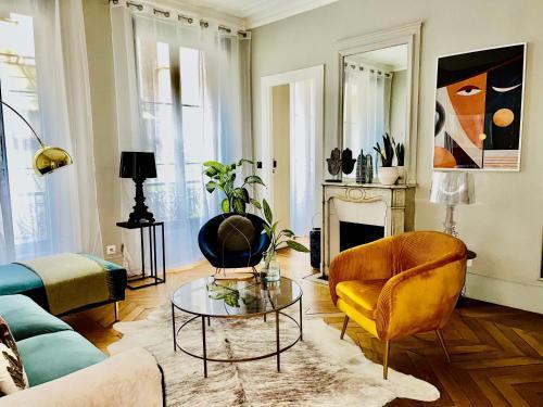 Luxury Place in Le Marais - Central Paris - Tap to explore photos