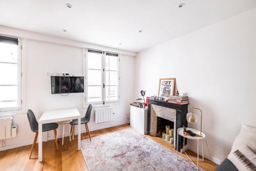 Ciseaux 4G - SAINT GERMAIN DES PRÈS - Best Location