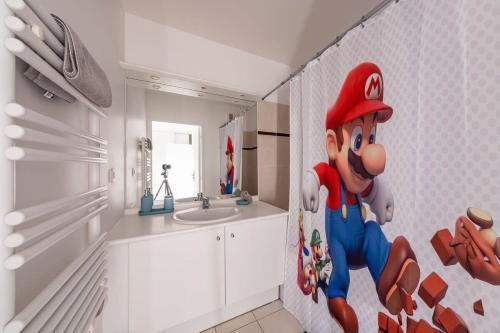 Disney Mario Nintendo - Tap to explore photos